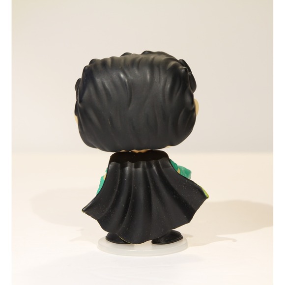 Pop! FunkoVerse Vinyl Figure DC Comics Robin 2019 Pre-owned (J) - Picture 2 of 4